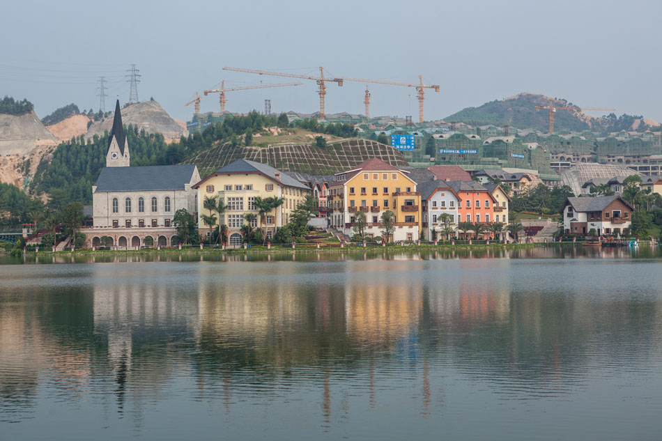 The new Hallstatt in Guangdong is now the centerpiece of a massive luxury villa development set against a artificial lake in Guangdong province.