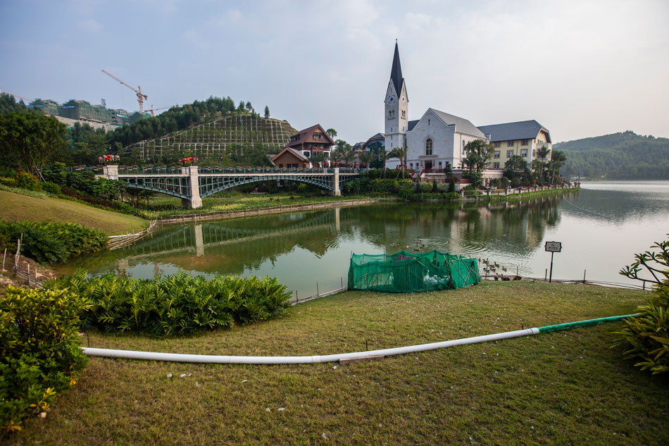The new Hallstatt in Guangdong is now the centerpiece of a massive luxury villa development set against a artificial lake in Guangdong province.
